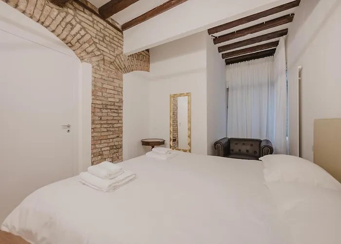 Rialto Suite 707