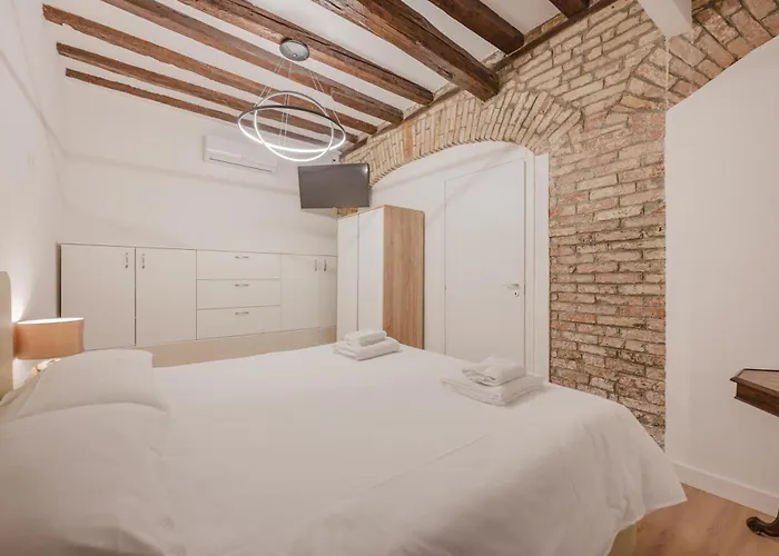 Rialto Suite 707